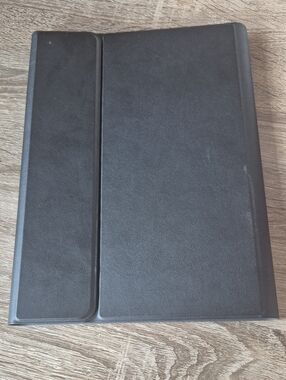 Universal Black Tablet Folio Case with Magnetic Cover